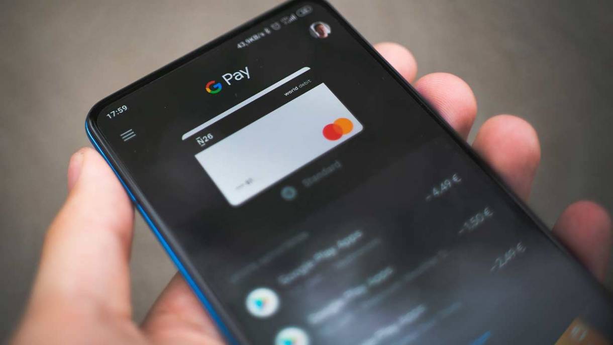 Bank Pekao umożliwia podłączenie kart Visa do płatności Garmin Pay i Fitbit Pay