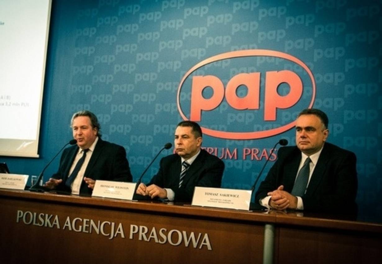 Członkowie zarządu TV Republika: od l. Piotr Barełkowski, Bronisław Wildstein i Tomasz Sakiewicz