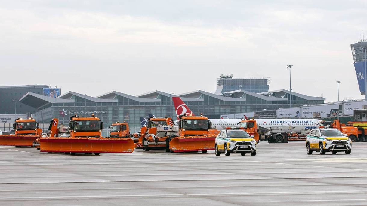 Podstawą sprawnego operowania lotniska w zimowych warunkach jest dobre przygotowanie ludzi i sprzętu