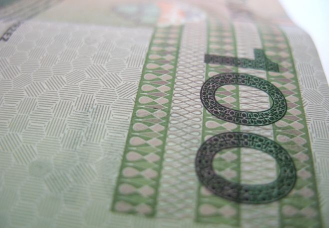Niewielu Polaków odkłada dodatkowe pieniądze na emeryturę