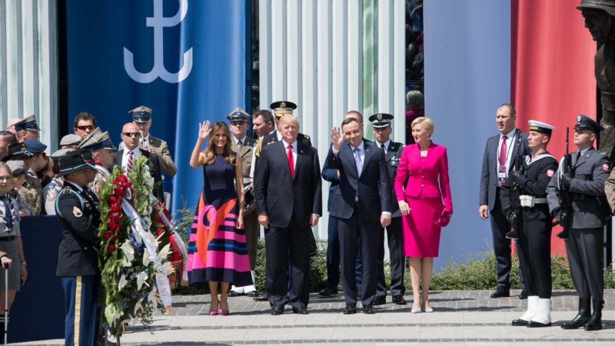 Prezydent USA Donald Trump z żoną Melanią i Prezydent RP Andrzej Duda z żoną Agatą na warszawskim Pl. Krasińskich