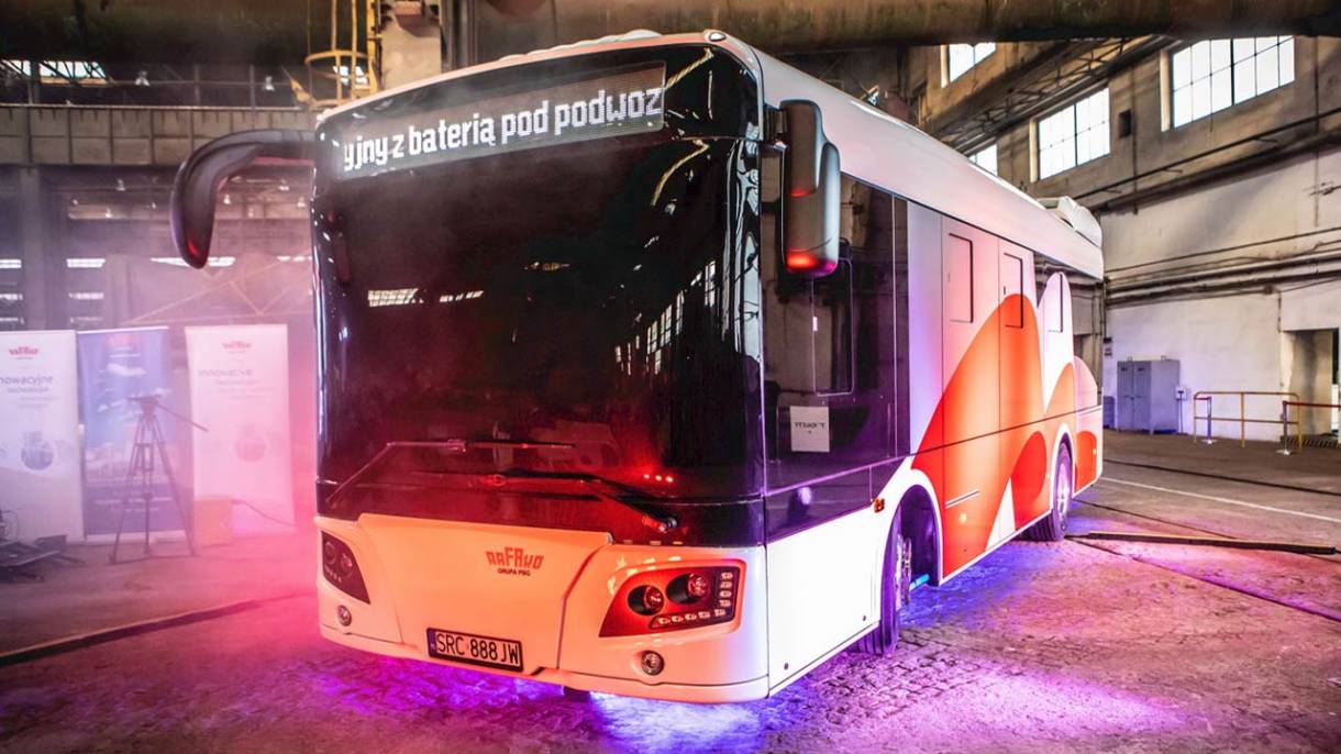 Innowacyjny autobus elektryczny. ARP S.A. kupiło RAFAKO EBUS